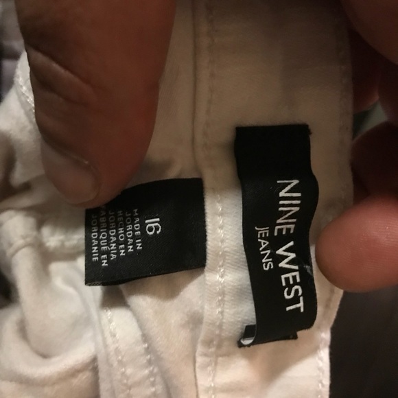 Women’s Nine West Capris - Picture 2 of 3